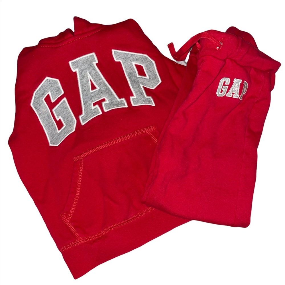 Gently Used Gap Sweatsuit! Toddler Boys 4 years size! Perfect for Winter/Spring!